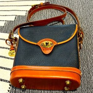 80s Dooney & Bourke standing bag.